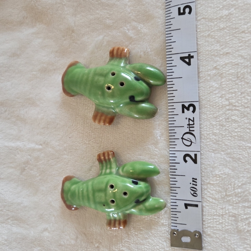 Vintage green ceramic lobster crawdad salt and pepper shakers ocean beach - Picture 6 of 7